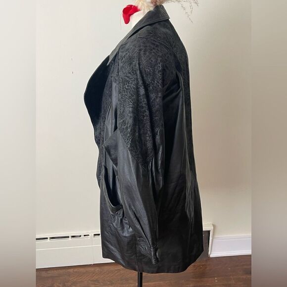 Vintage leather coat for women || oversized leather bomber jacket - Picture 6 of 13